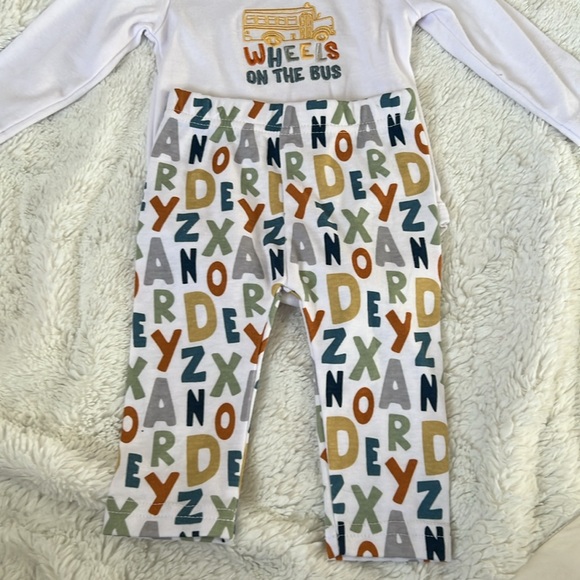 Zoey and miles sets 3-6 months - Picture 3 of 6